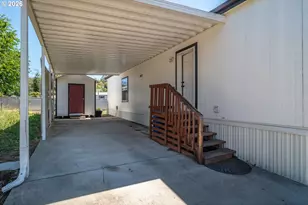 105 NW Stephanie Ct, Winston, OR 97496 - Photo 3
