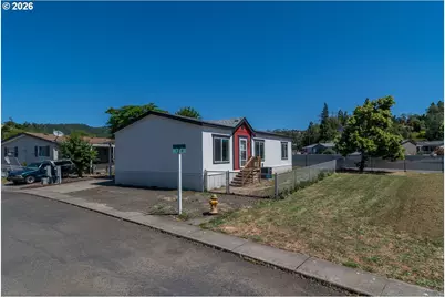 105 NW Stephanie Ct, Winston, OR 97496 - Photo 29
