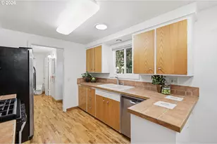 1090 Corydon St, Eugene, OR 97401 - Photo 15