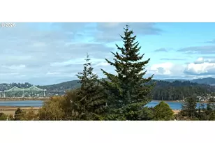 2024 Cedar Ct, North Bend, OR 97459 - Photo 3