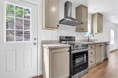 144 S 6th St, Saint Helens, OR 97051 - Photo 7