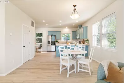 8062 SW 33rd Pl, Portland, OR 97219 - Photo 15