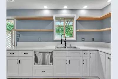 218 NW Ash St, McMinnville, OR 97128 - Photo 11