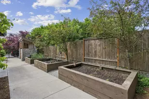 5321 NE Irving St, Portland, OR 97213 - Photo 37