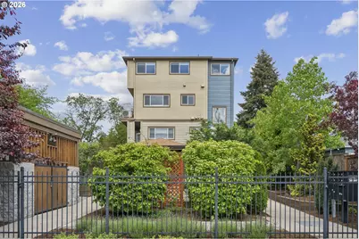 5321 NE Irving St #E, Portland, OR 97213 - Photo 1