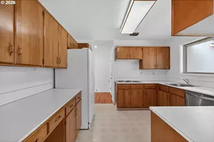 1305 SW Upland Dr, Portland, OR 97221 - Photo 11