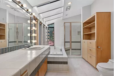 1305 SW Upland Dr, Portland, OR 97221 - Photo 19