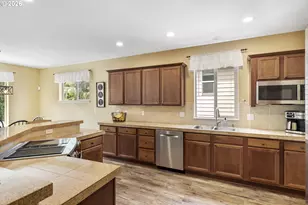1099 SE Mimosa Dr, Gresham, OR 97080 - Photo 17
