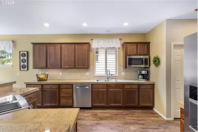 1099 SE Mimosa Dr, Gresham, OR 97080 - Photo 13