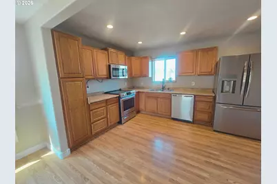 2001 E 10th St, The Dalles, OR 97058 - Photo 11
