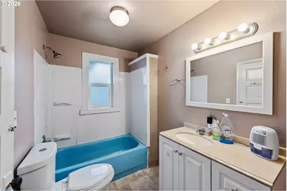 1066 S 8th St, Coos Bay, OR 97420 - Photo 23