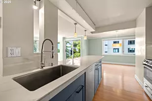 2211 SW Park Pl, Portland, OR 97205 - Photo 15