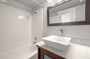 2211 SW Park Pl, Portland, OR 97205 - Photo 25