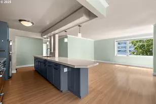 2211 SW Park Pl, Portland, OR 97205 - Photo 13