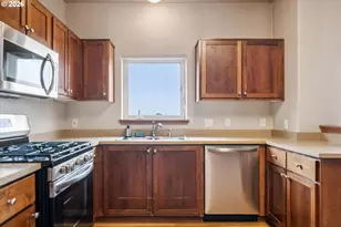 15320 NW Central Dr, Portland, OR 97229 - Photo 19