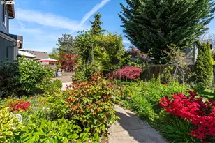 857 Throne Dr, Eugene, OR 97402 - Photo 43