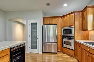 693 Fairwood Crescent, Woodburn, OR 97071 - Photo 7