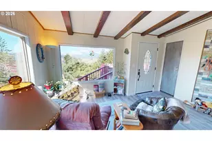 30235 Eagleview Dr, Gold Beach, OR 97444 - Photo 9