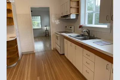 5421 SE Long St, Portland, OR 97206 - Photo 9