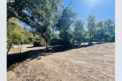 617 Poison Oak Dr, Winston, OR 97496 - Photo 29