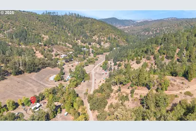 617 Poison Oak Dr, Winston, OR 97496 - Photo 7