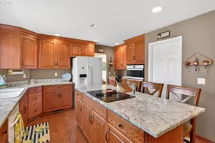 1279 SW Russ Ln, McMinnville, OR 97128 - Photo 13