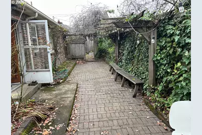 2031 Hilyard St, Eugene, OR 97405 - Photo 3