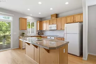 738 NE 73rd Ave, Hillsboro, OR 97124 - Photo 17