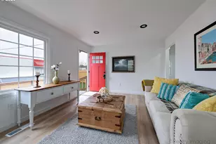 8225 SE Raymond Ct, Portland, OR 97266 - Photo 5