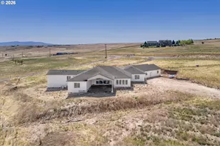 823 Horseshoe Bend Rd, Centerville, WA 98613 - Photo 5