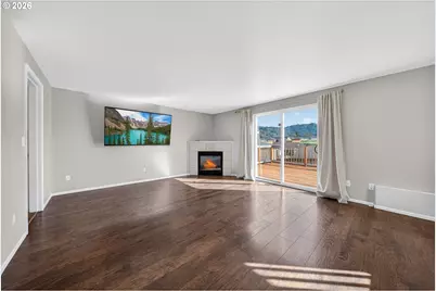 209 NE Rose Ridge Dr, Winston, OR 97496 - Photo 11