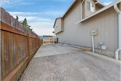209 NE Rose Ridge Dr, Winston, OR 97496 - Photo 35