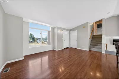 209 NE Rose Ridge Dr, Winston, OR 97496 - Photo 5