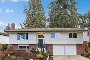 2730 SW Plum Ct, Portland, OR 97219 - Photo 3
