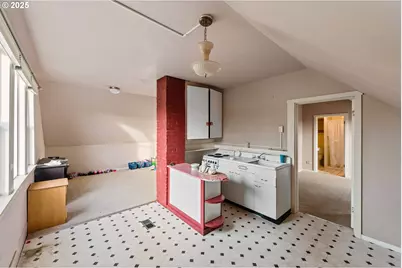 644 4th St, Myrtle Point, OR 97458 - Photo 21