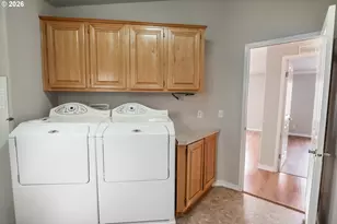 3355 N Delta Hwy, Eugene, OR 97408 - Photo 29