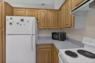 506 Robin Ln, Florence, OR 97439 - Photo 9