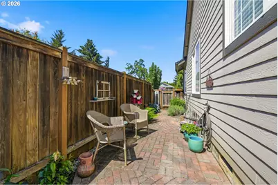 1140 Molly Ln, Eugene, OR 97404 - Photo 47