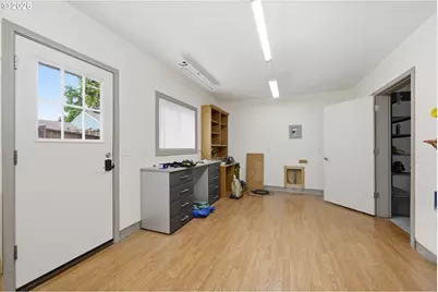 1140 Molly Ln, Eugene, OR 97404 - Photo 33