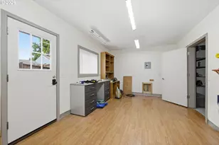 1140 Molly Ln, Eugene, OR 97404 - Photo 33