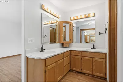 1140 Molly Ln, Eugene, OR 97404 - Photo 27