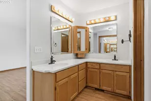 1140 Molly Ln, Eugene, OR 97404 - Photo 27