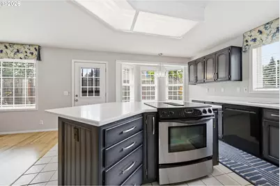 1140 Molly Ln, Eugene, OR 97404 - Photo 13