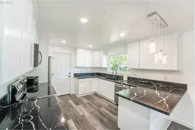 226 SE 157th Ave, Portland, OR 97233 - Photo 13