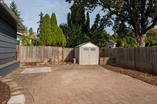 226 SE 157th Ave, Portland, OR 97233 - Photo 27