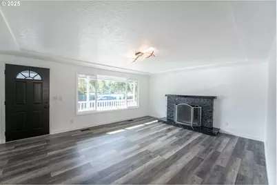 226 SE 157th Ave, Portland, OR 97233 - Photo 9