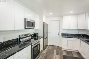 226 SE 157th Ave, Portland, OR 97233 - Photo 15