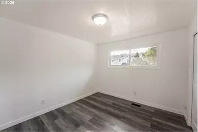 226 SE 157th Ave, Portland, OR 97233 - Photo 23