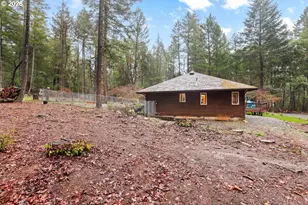 372 Thornbrook Dr, Merlin, OR 97532 - Photo 35