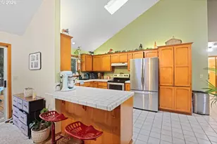 372 Thornbrook Dr, Merlin, OR 97532 - Photo 9